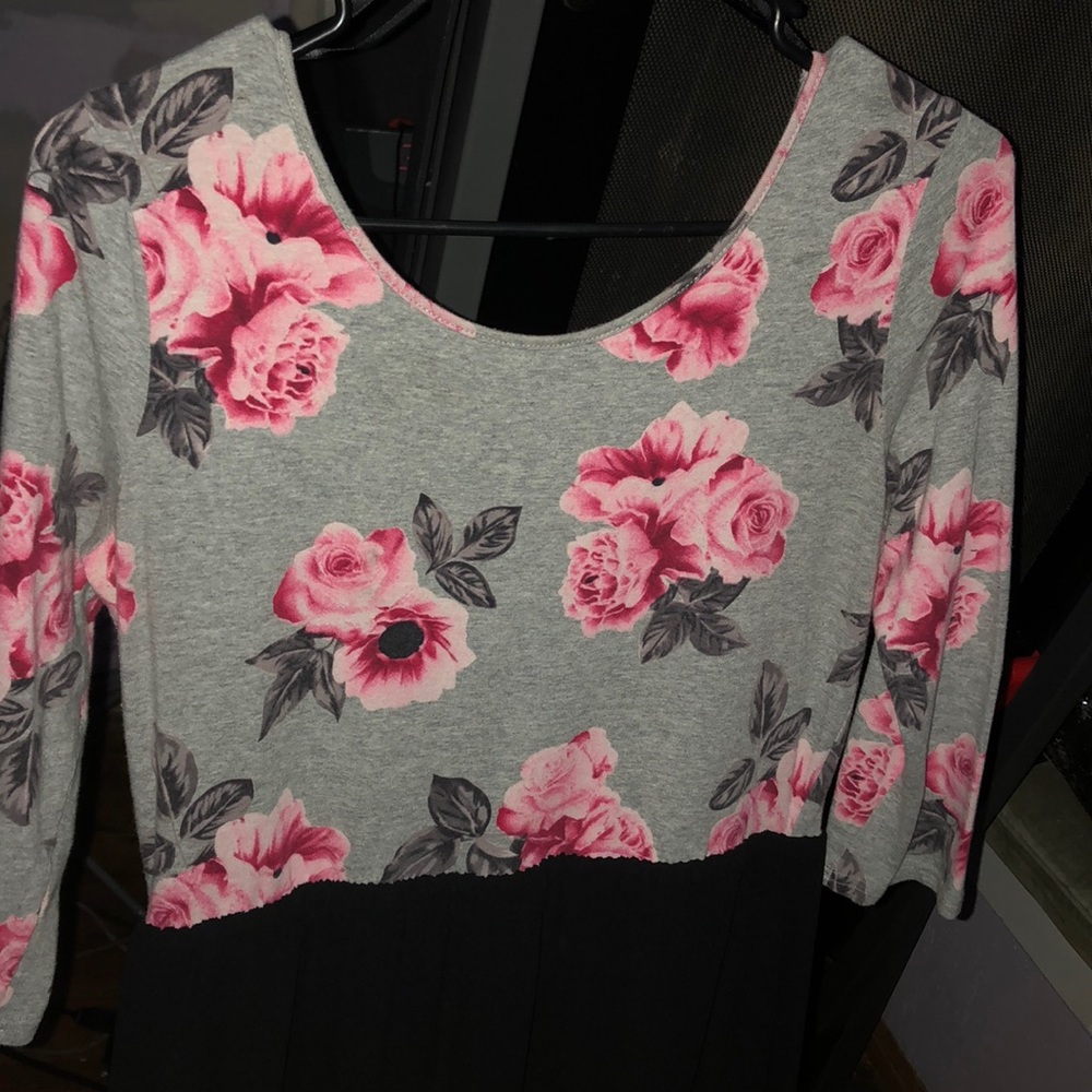 Long sleeve flower dress, knee length.